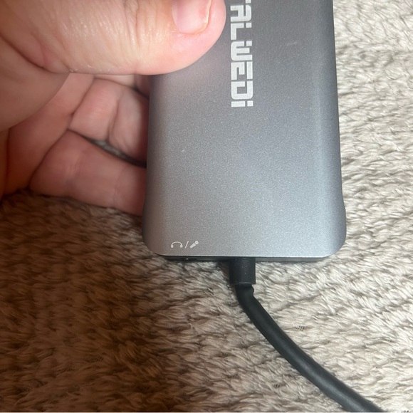 Falwedi USB C Docking Station - Picture 6 of 6